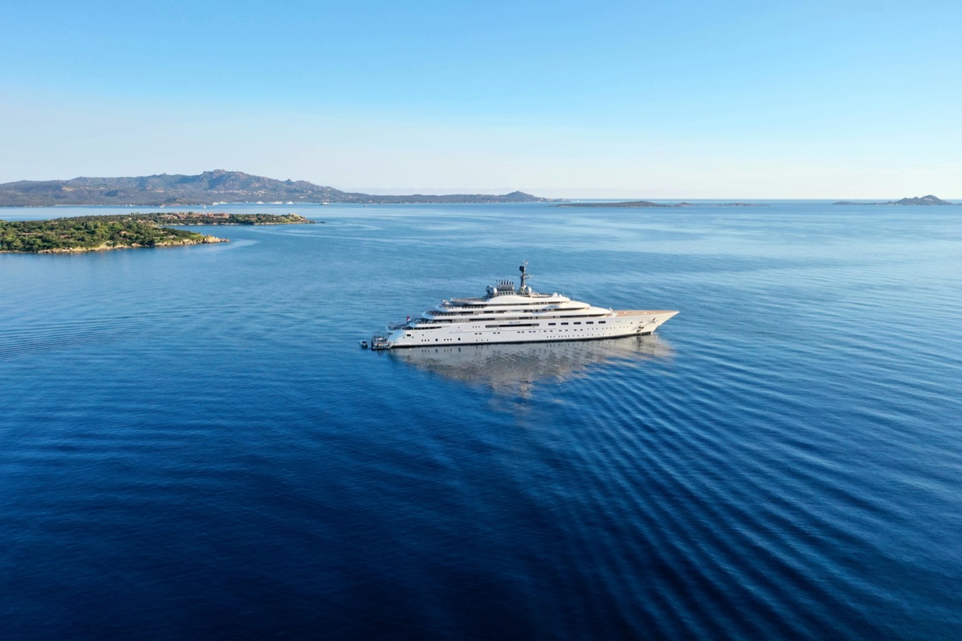 Superyate Ibiza Mediterráneo — charter náutico Carat Lifestyle